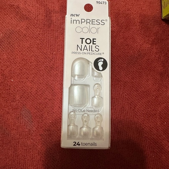 Kiss Makeup Kiss Toe Nails Press On Pedicure 24 Color Lustre White